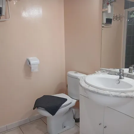 Aux 4 Saisons Bed & Breakfast Tabre