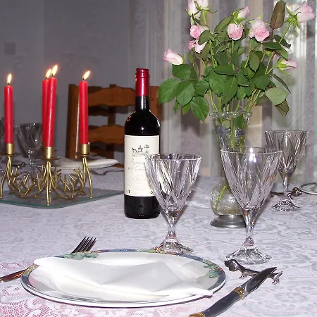 Aux 4 Saisons Bed & Breakfast 3*