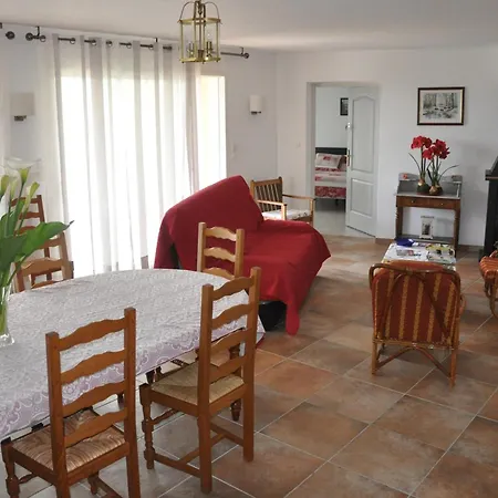 Aux 4 Saisons Bed & Breakfast Tabre