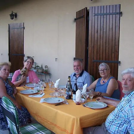 Aux 4 Saisons Bed & Breakfast Tabre